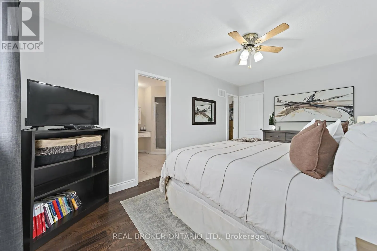 45 WOODCOTE CRESCENT