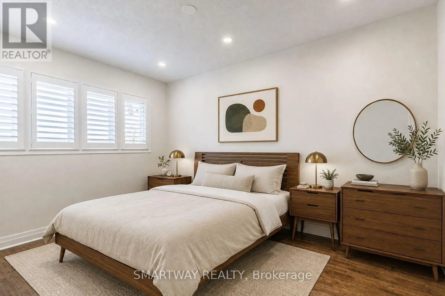 94 GOLDENLIGHT CIRCLE
