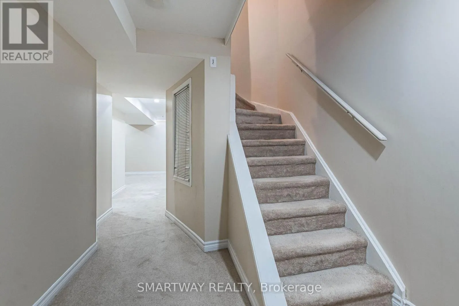 94 GOLDENLIGHT CIRCLE