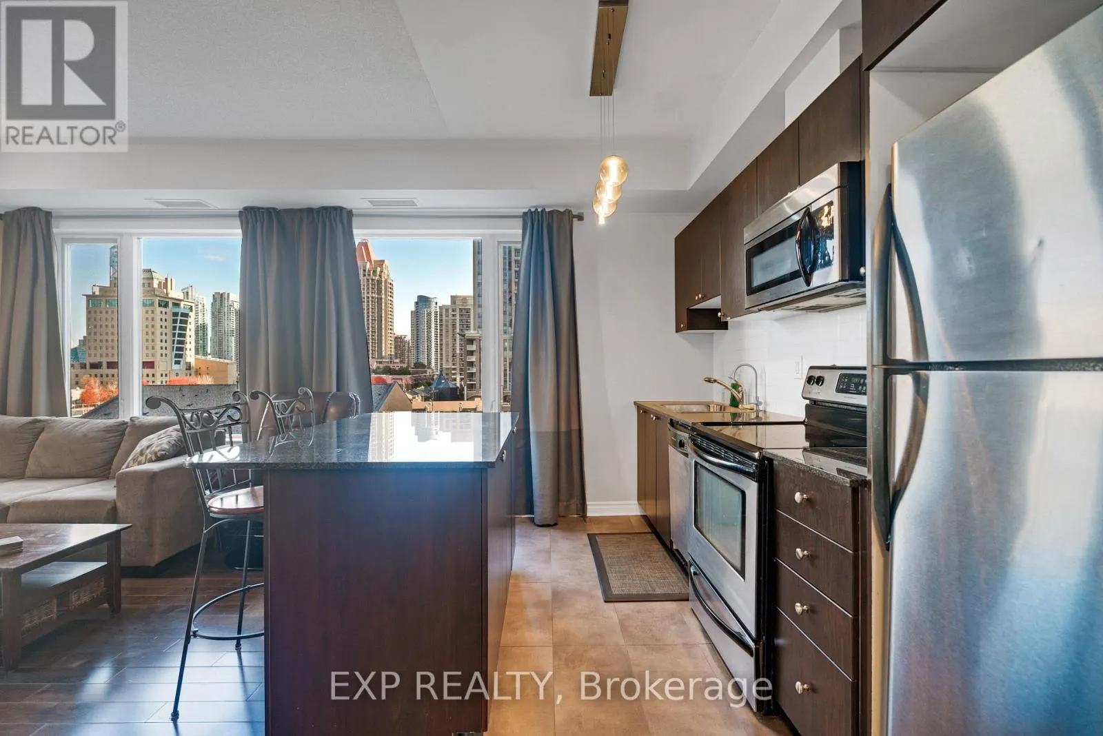 505 - 385 PRINCE OF WALES DRIVE