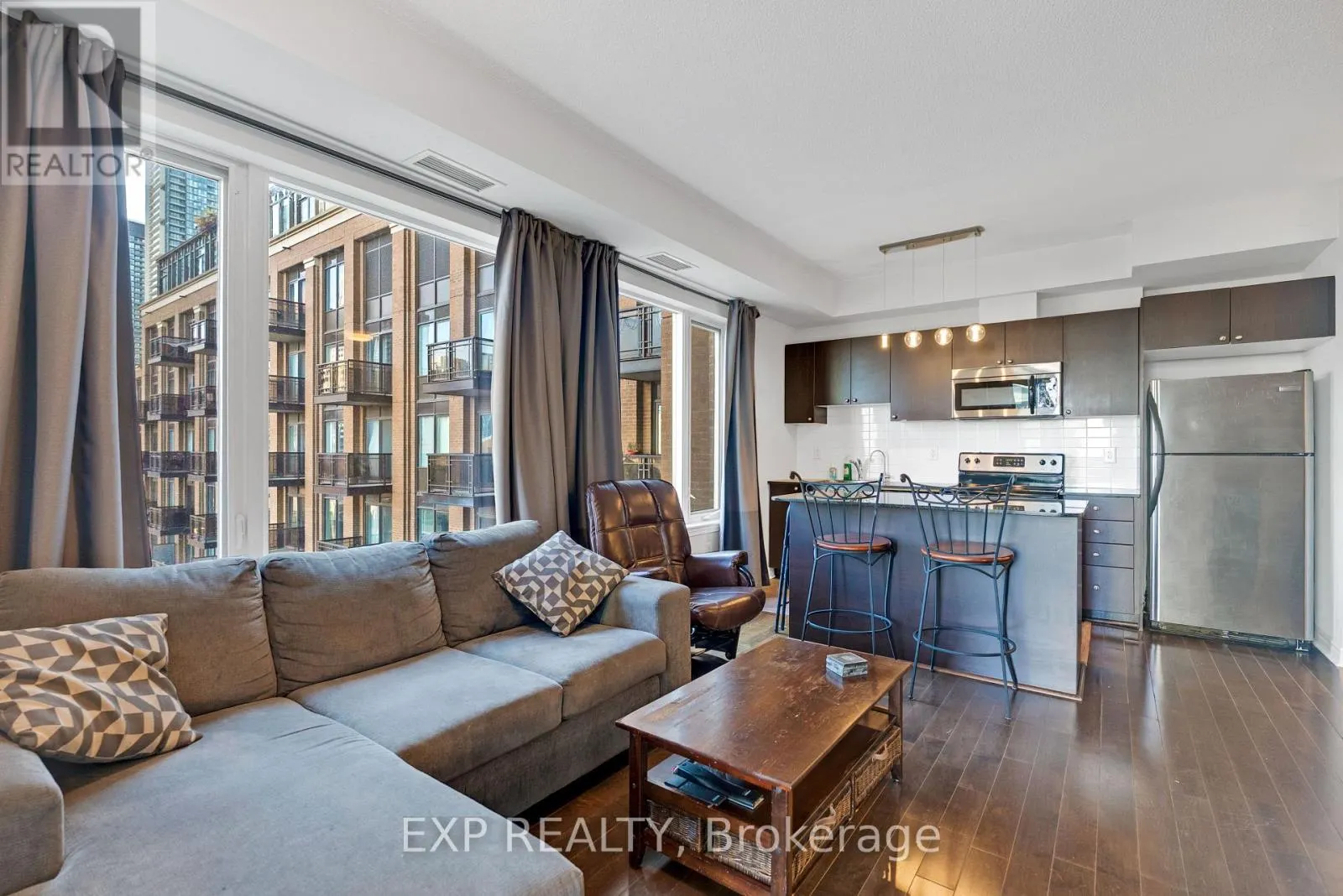 505 - 385 PRINCE OF WALES DRIVE