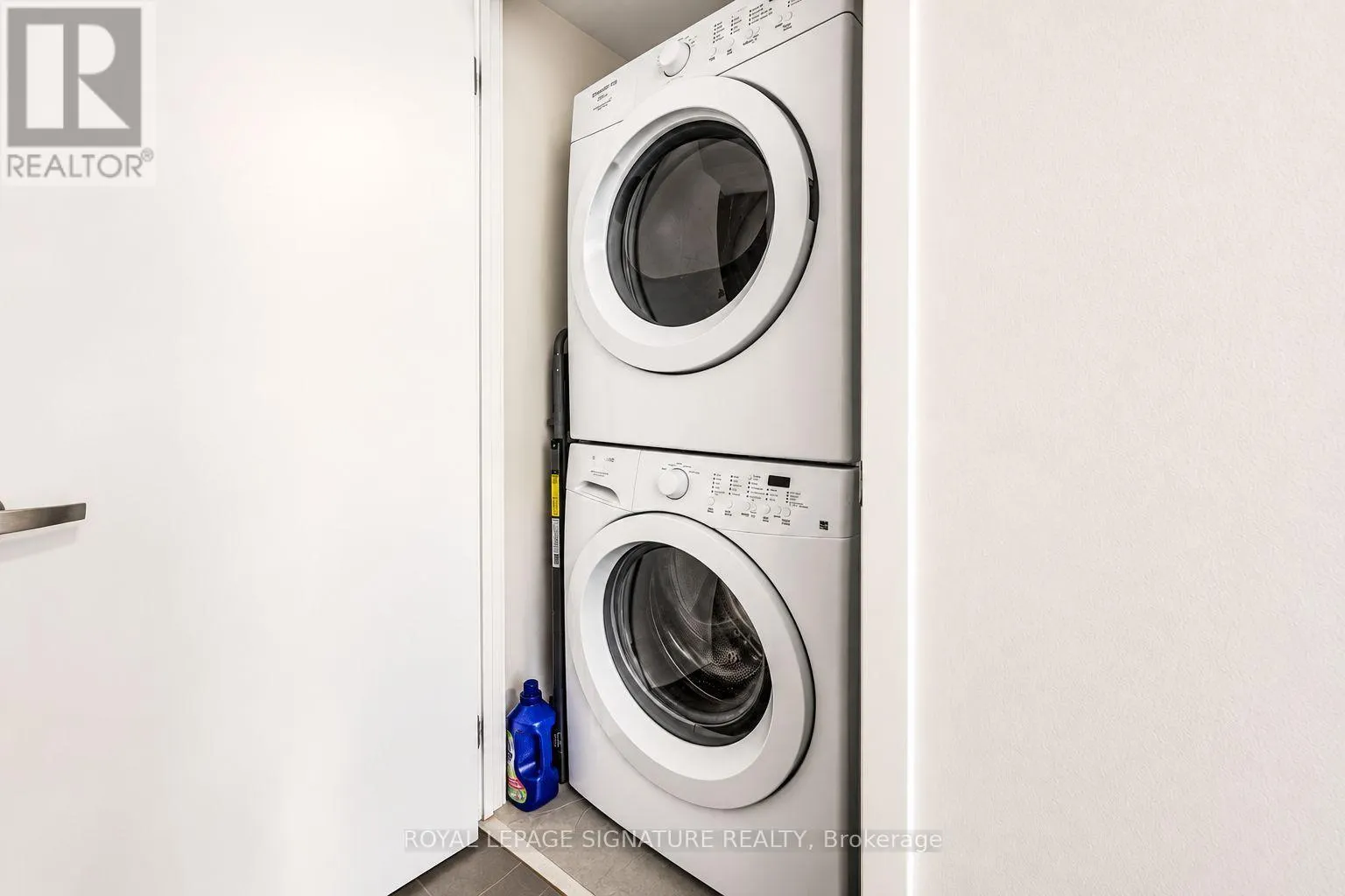 3005 - 360 SQUARE ONE DRIVE