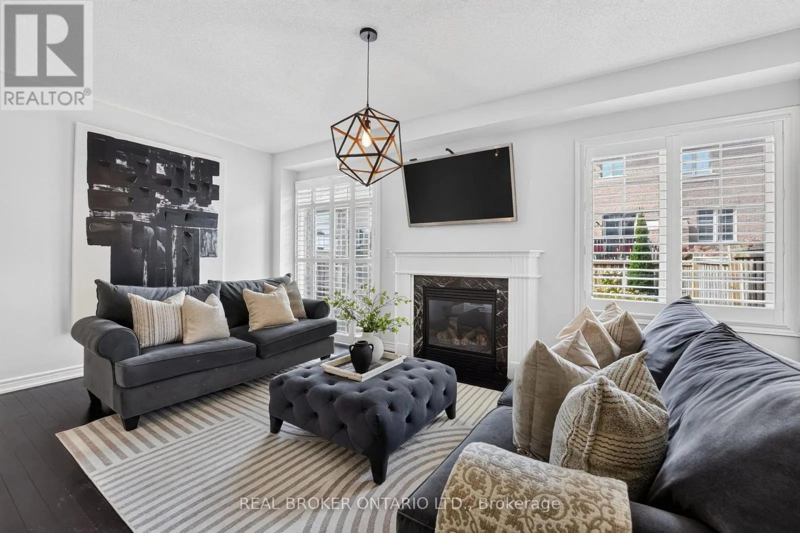 3231 STONEY CRESCENT
