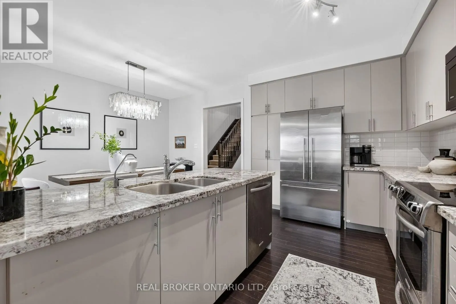 3231 STONEY CRESCENT