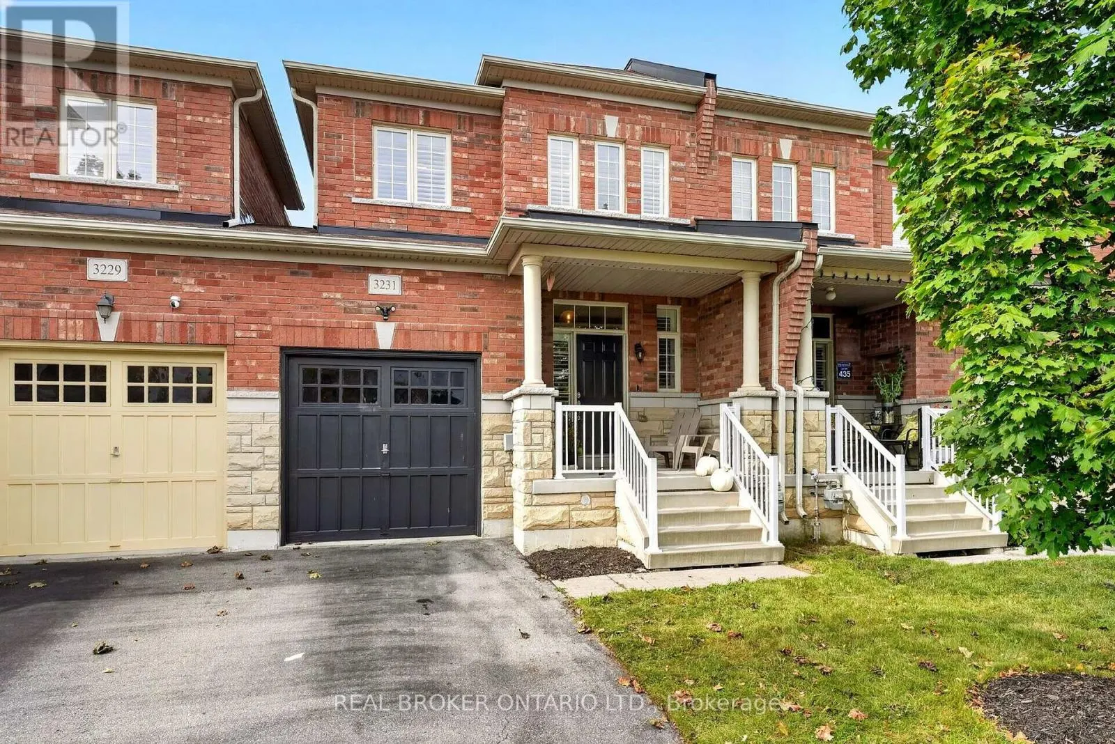 3231 STONEY CRESCENT