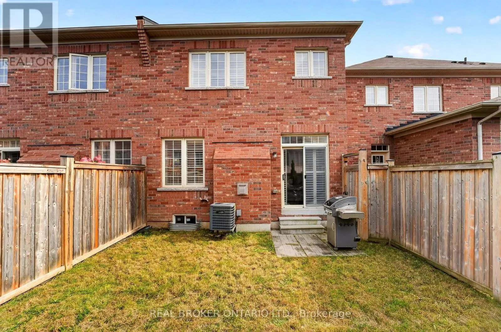 3231 STONEY CRESCENT