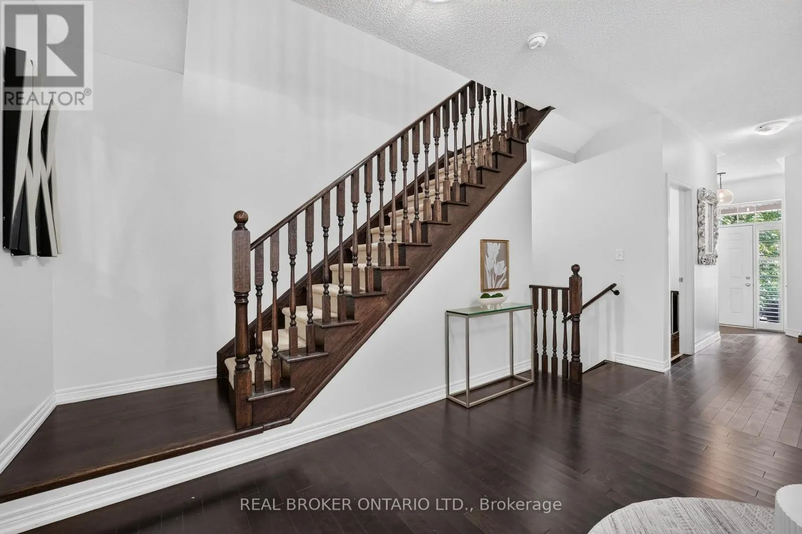 3231 STONEY CRESCENT