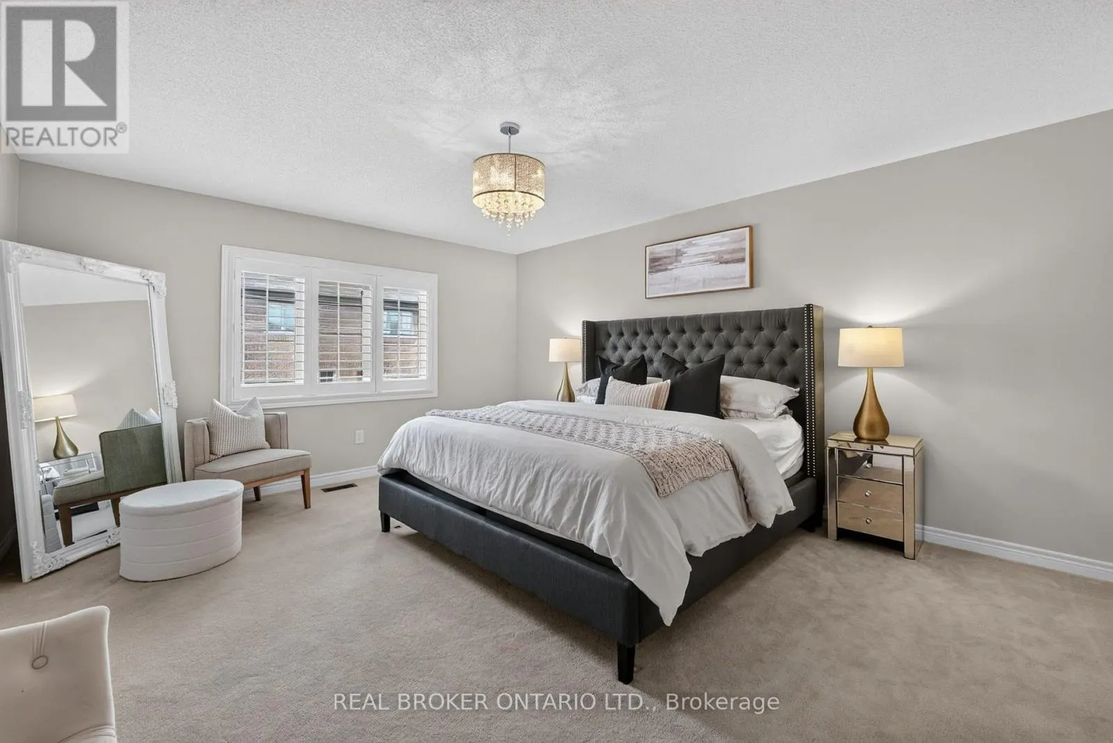 3231 STONEY CRESCENT