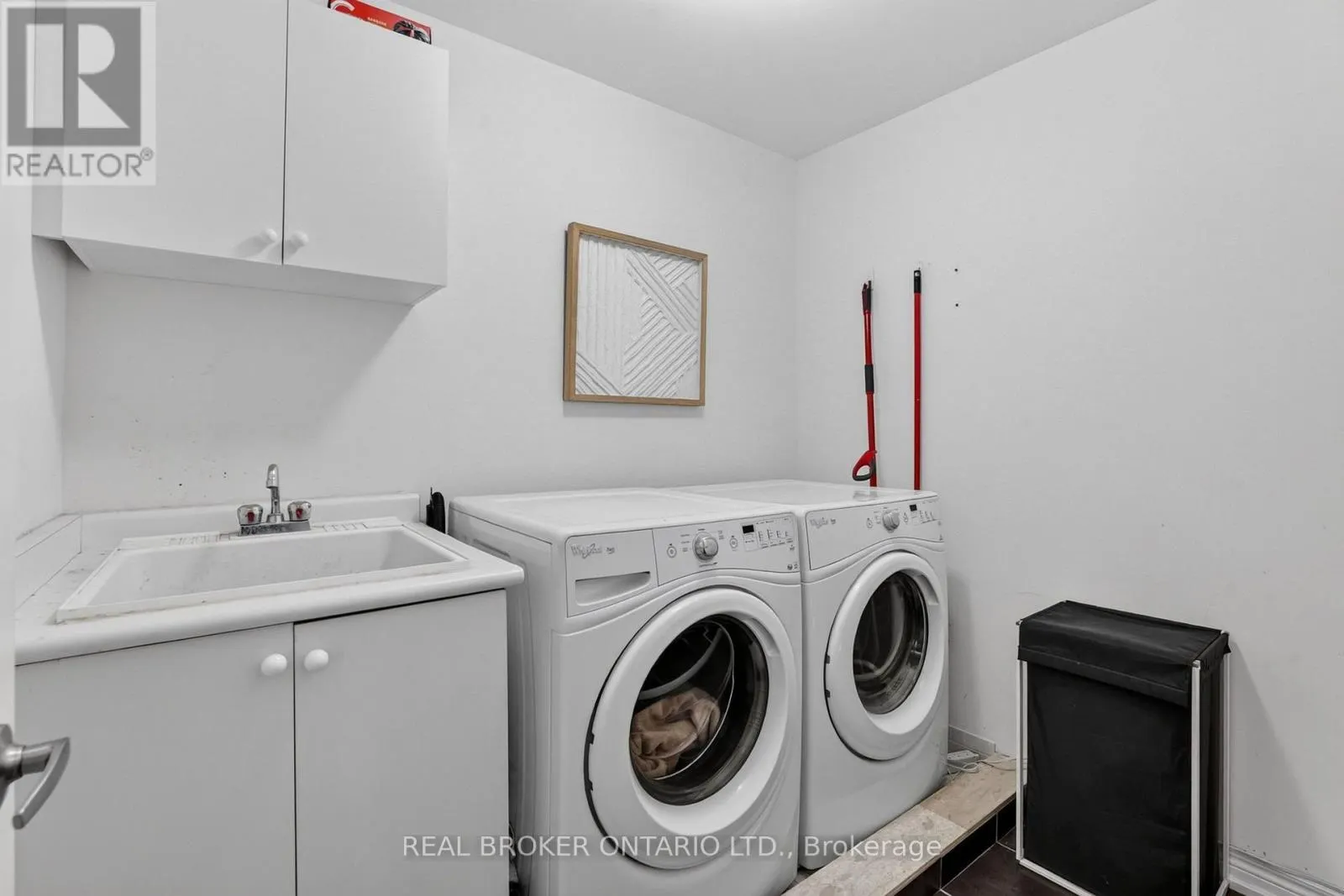 3231 STONEY CRESCENT
