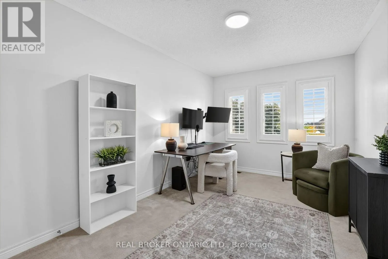 3231 STONEY CRESCENT