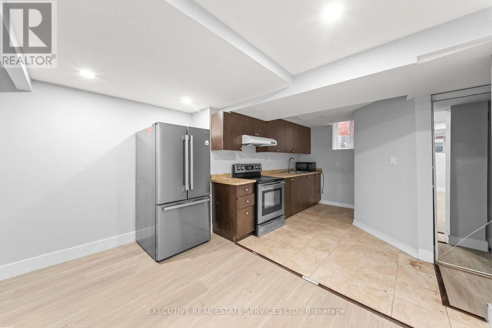 23 FENFLOWER COURT