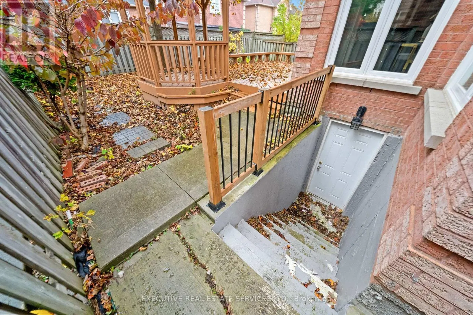 23 FENFLOWER COURT