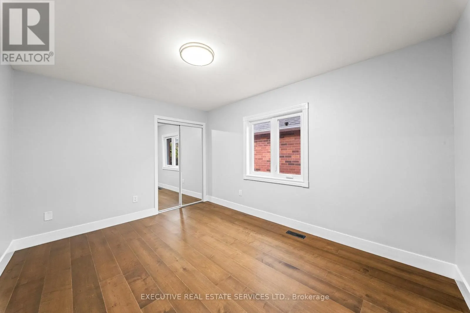23 FENFLOWER COURT