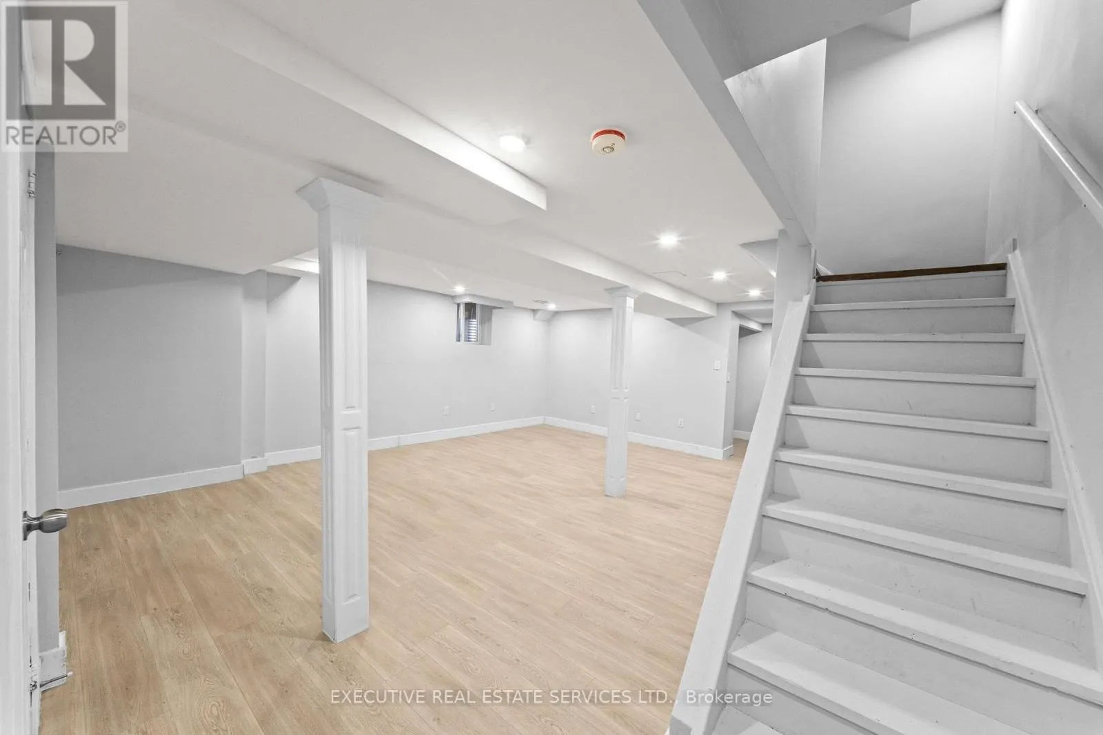 23 FENFLOWER COURT