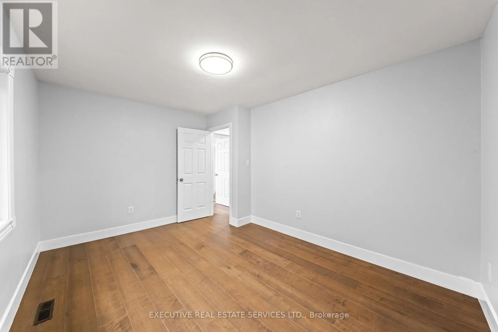23 FENFLOWER COURT