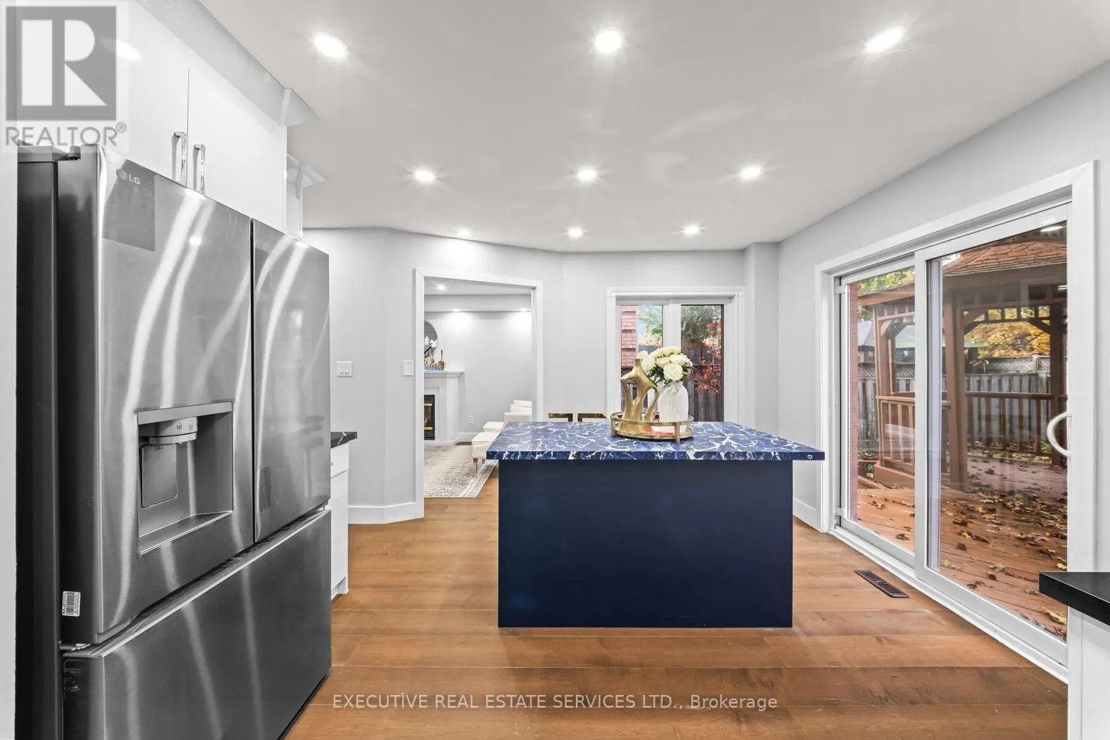 23 FENFLOWER COURT