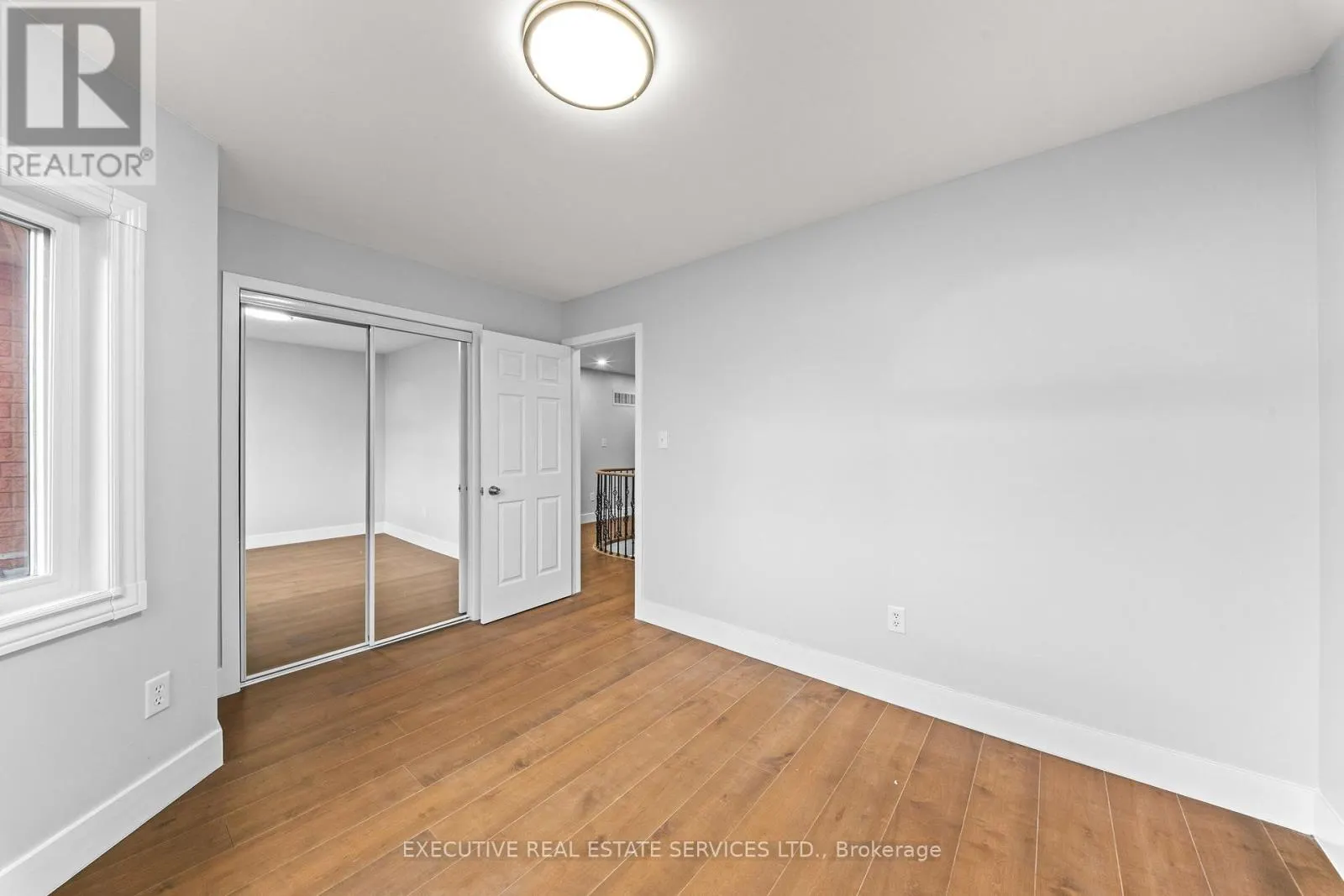 23 FENFLOWER COURT