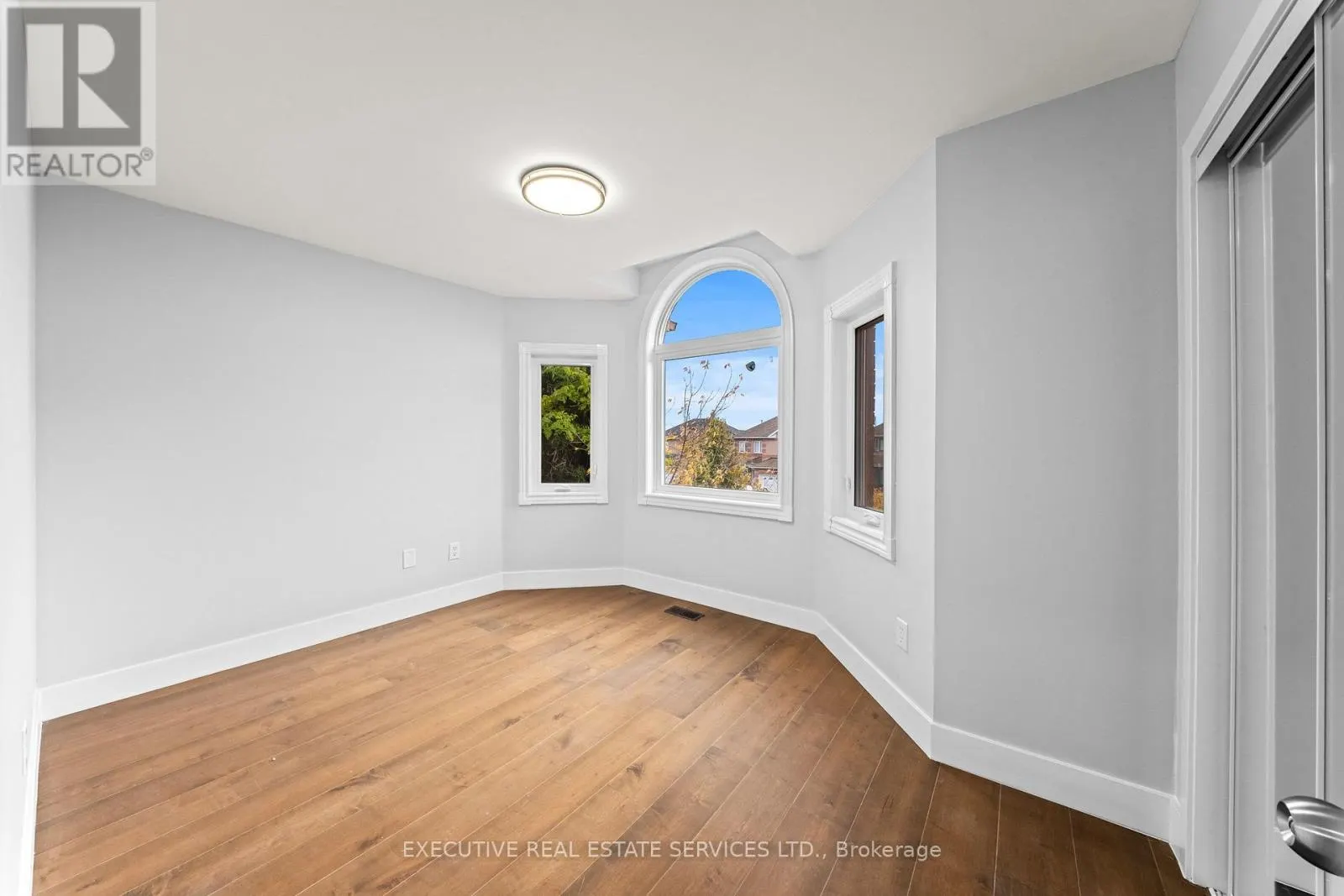 23 FENFLOWER COURT