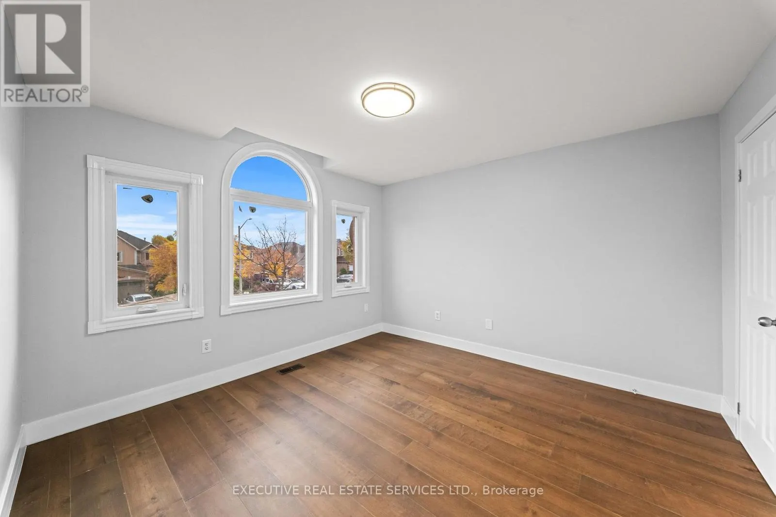 23 FENFLOWER COURT