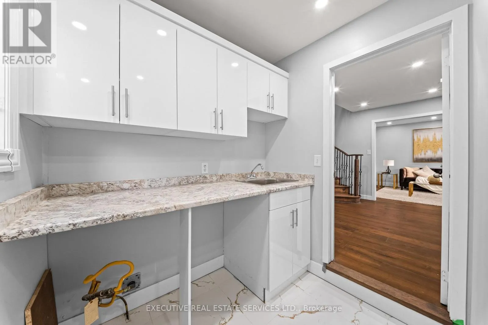 23 FENFLOWER COURT