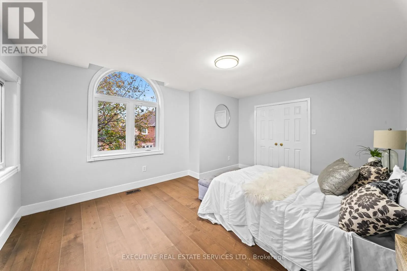 23 FENFLOWER COURT