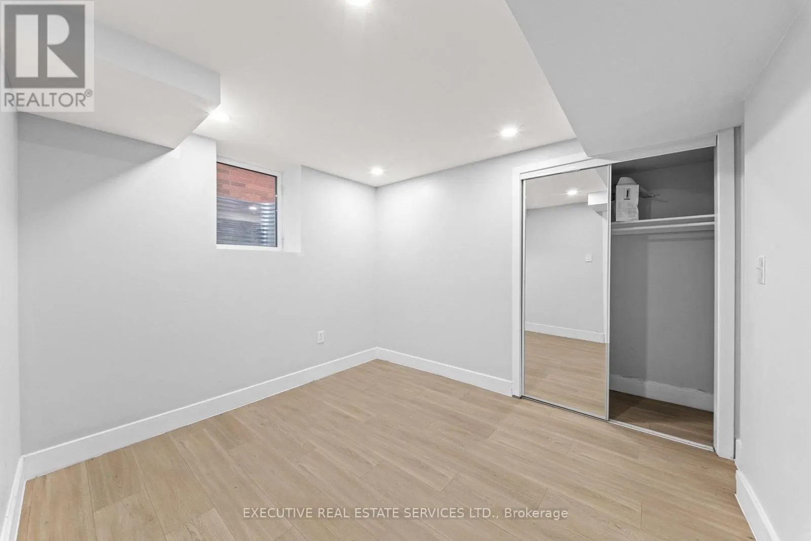 23 FENFLOWER COURT