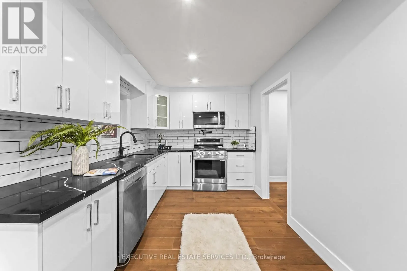 23 FENFLOWER COURT