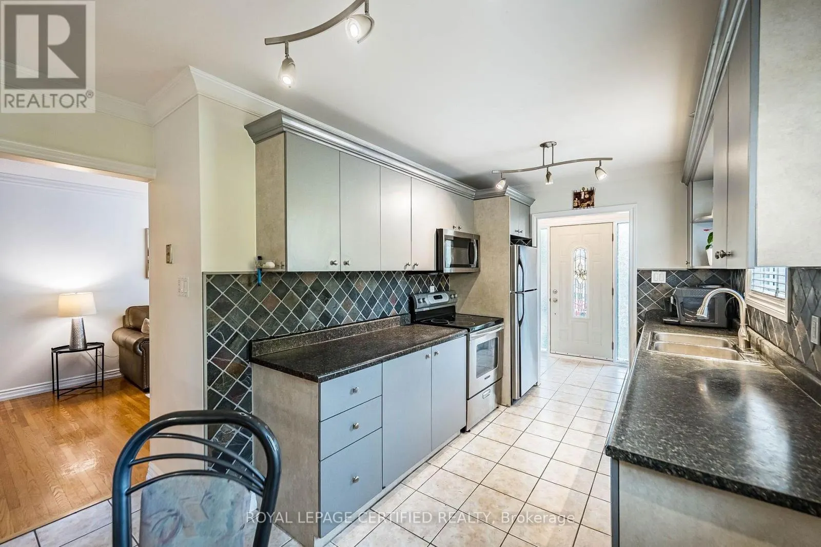 1622 WAVELL CRESCENT
