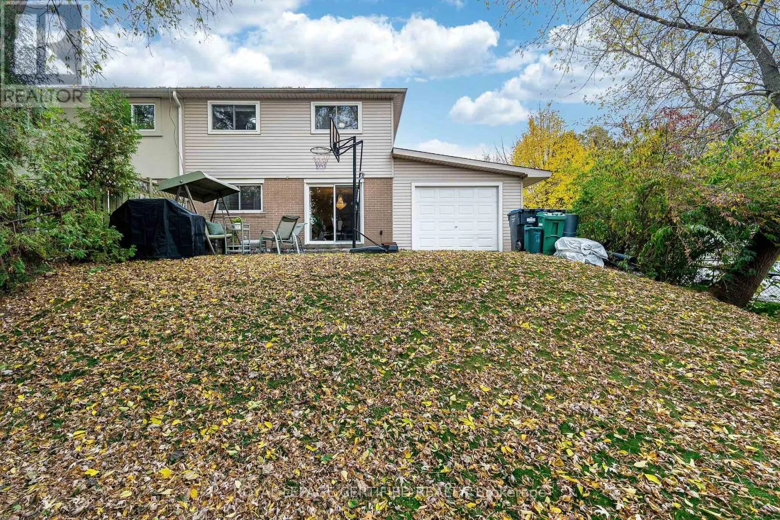 1622 WAVELL CRESCENT