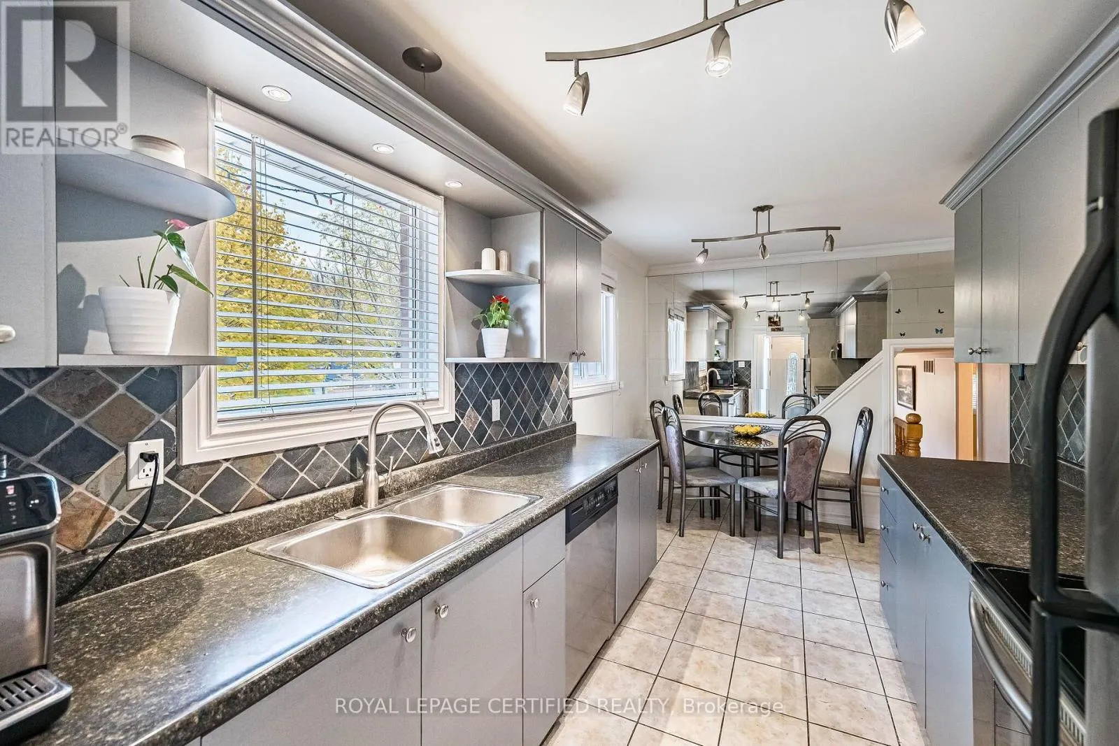 1622 WAVELL CRESCENT