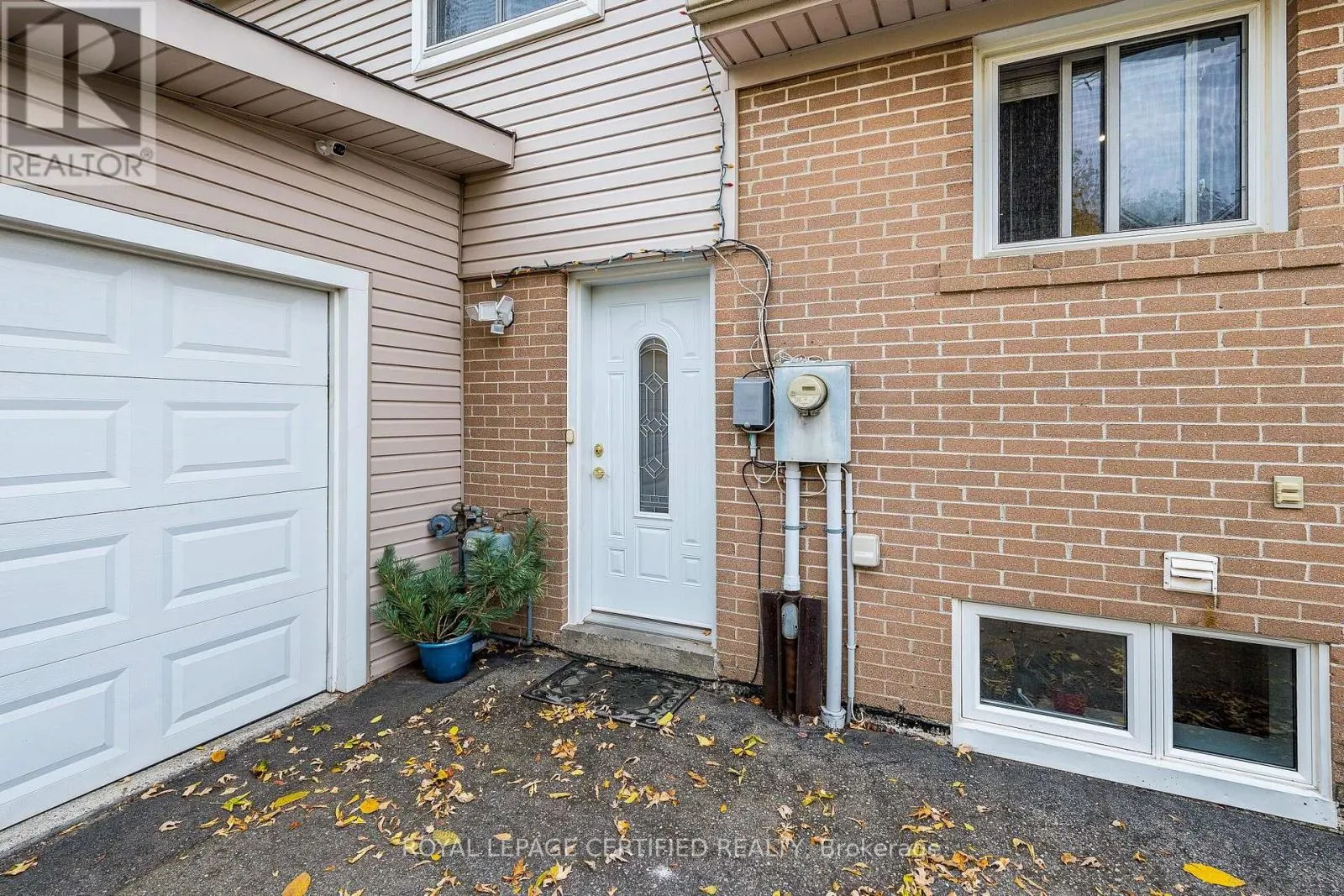 1622 WAVELL CRESCENT