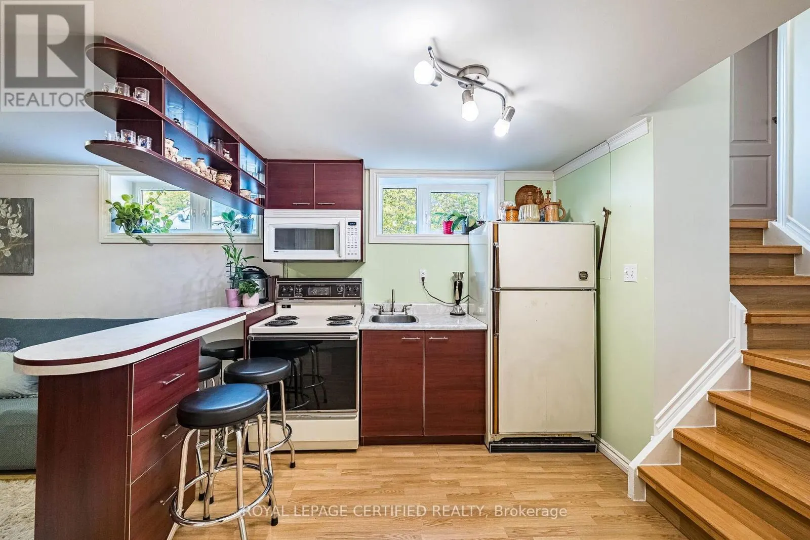 1622 WAVELL CRESCENT