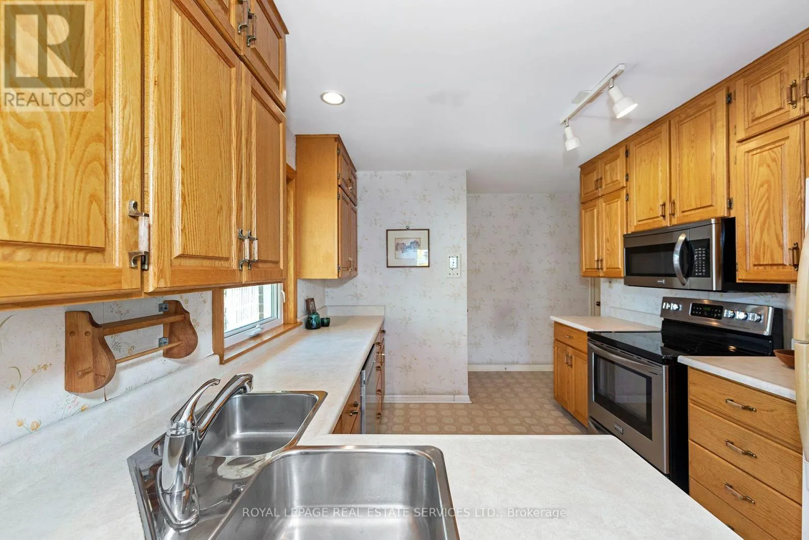 40 WEST DEANE PARK DRIVE
