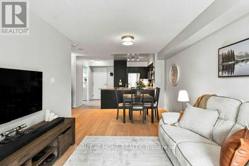 302 - 816 LANSDOWNE AVENUE