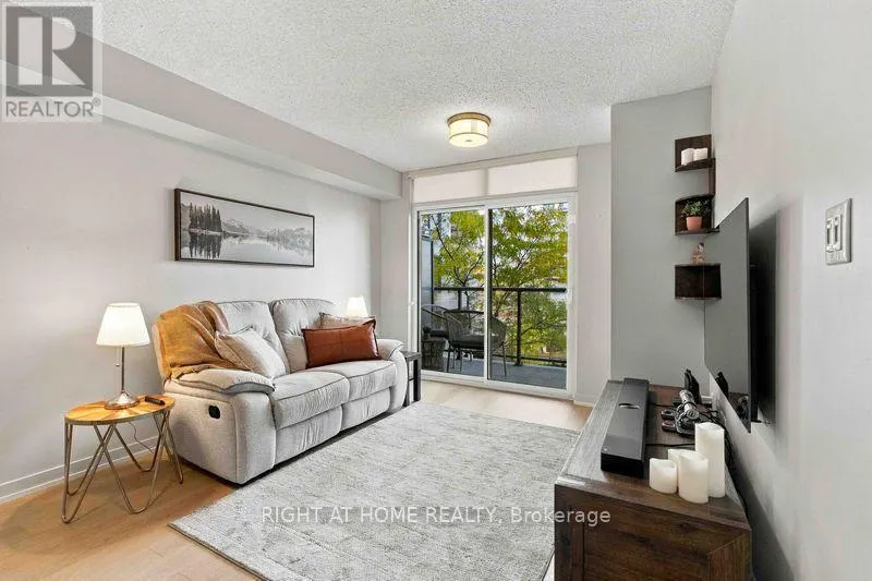 302 - 816 LANSDOWNE AVENUE