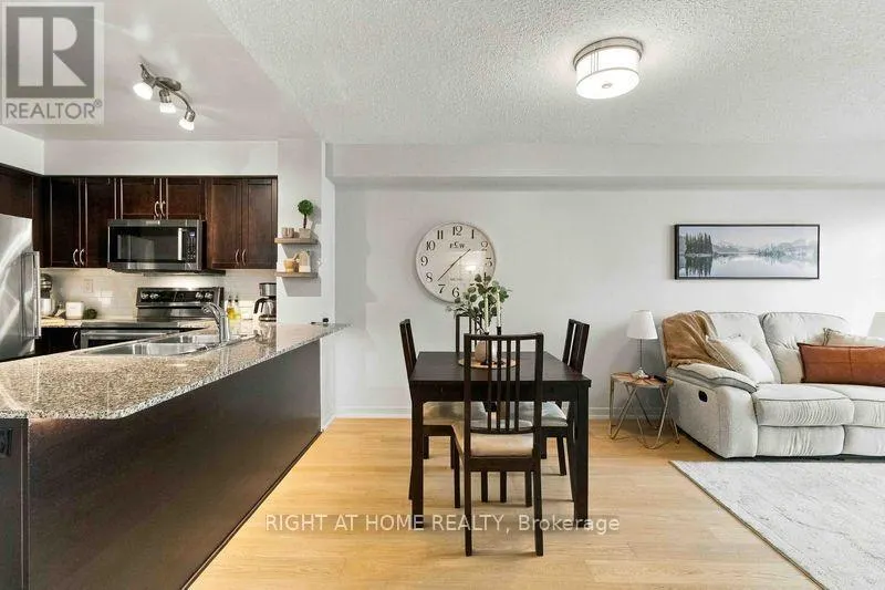 302 - 816 LANSDOWNE AVENUE