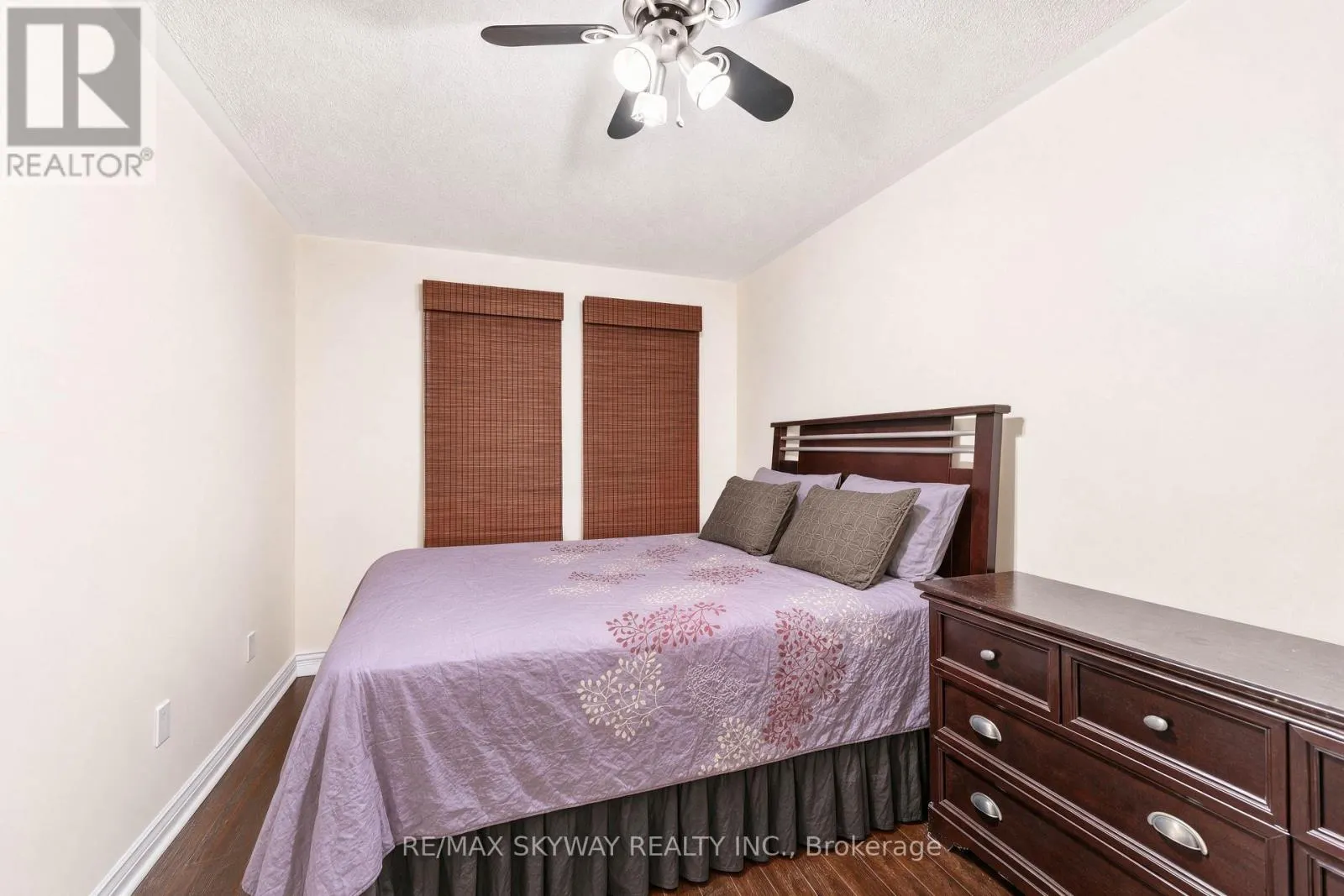 2040 LUMBERMAN LANE