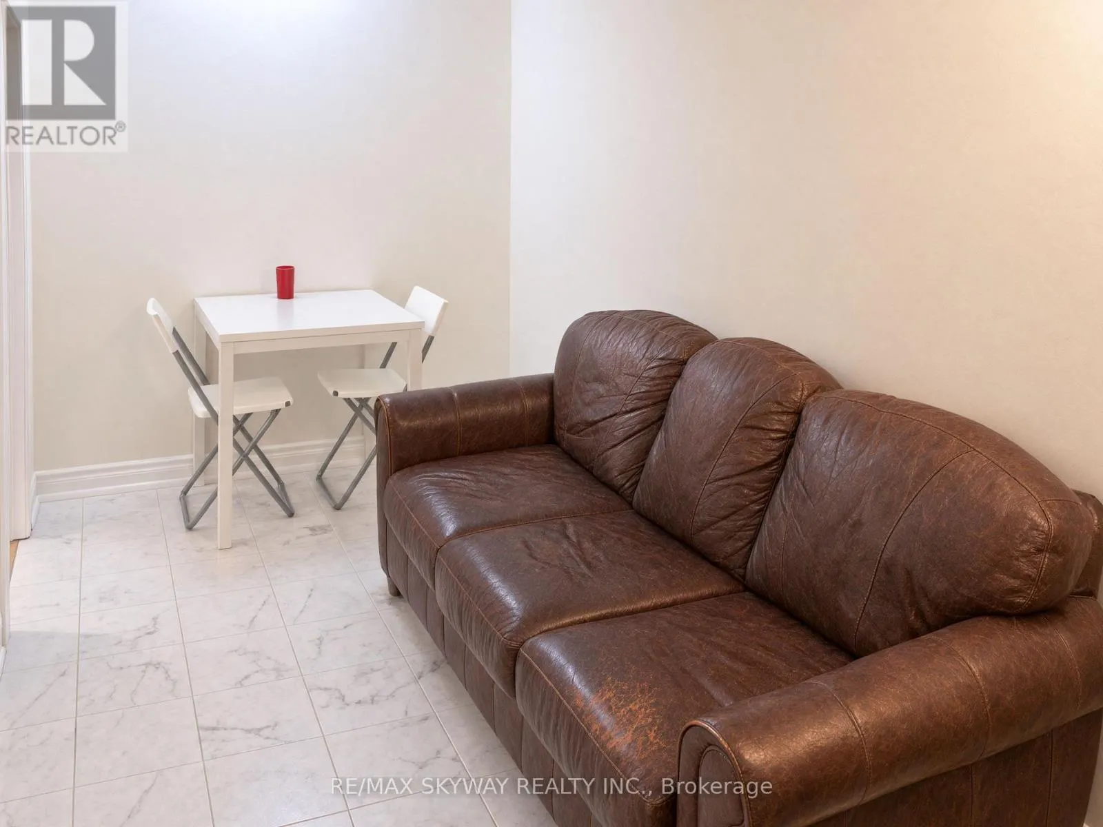 2040 LUMBERMAN LANE