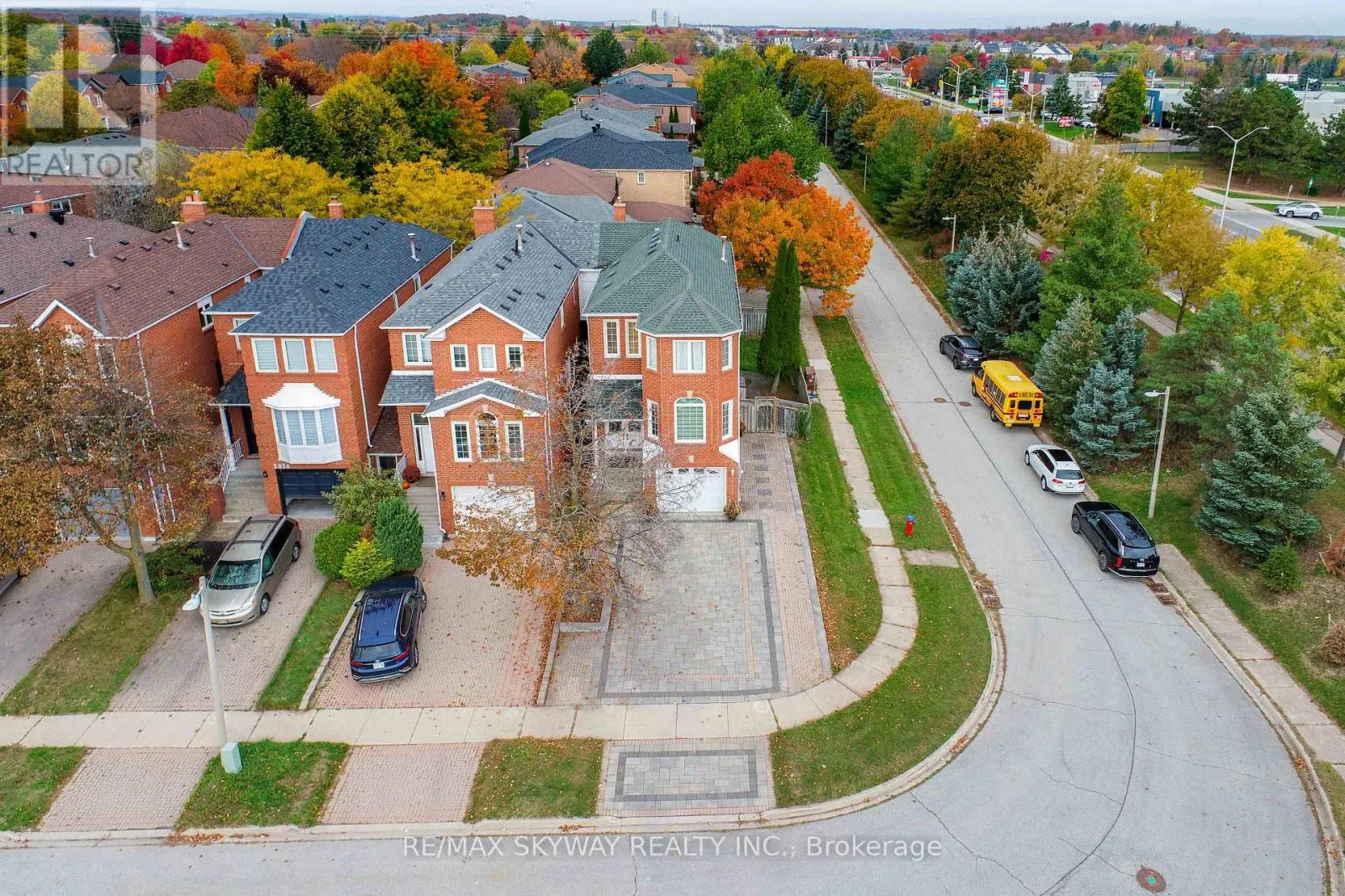2040 LUMBERMAN LANE