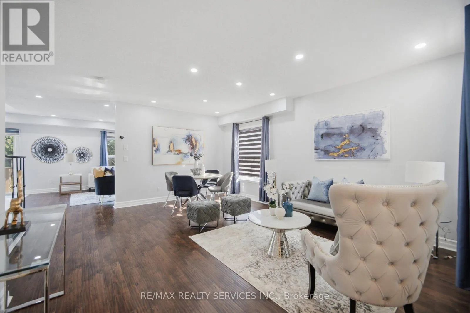 4 SUNNYBROOK CRESCENT
