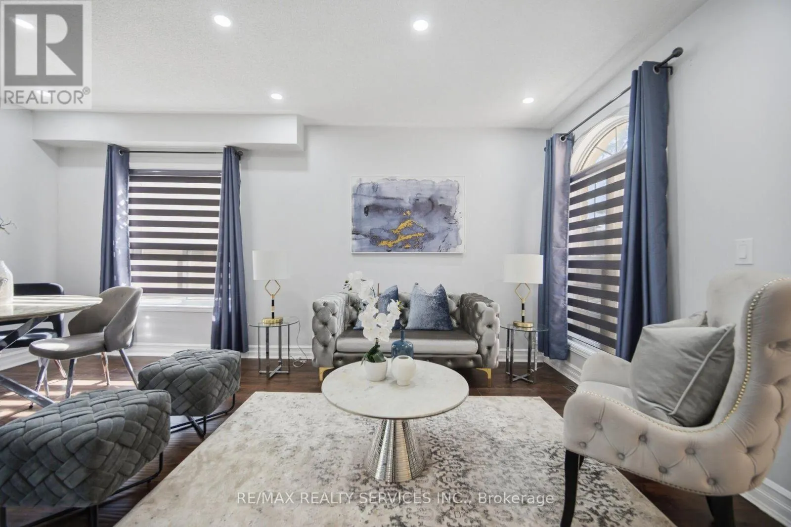 4 SUNNYBROOK CRESCENT