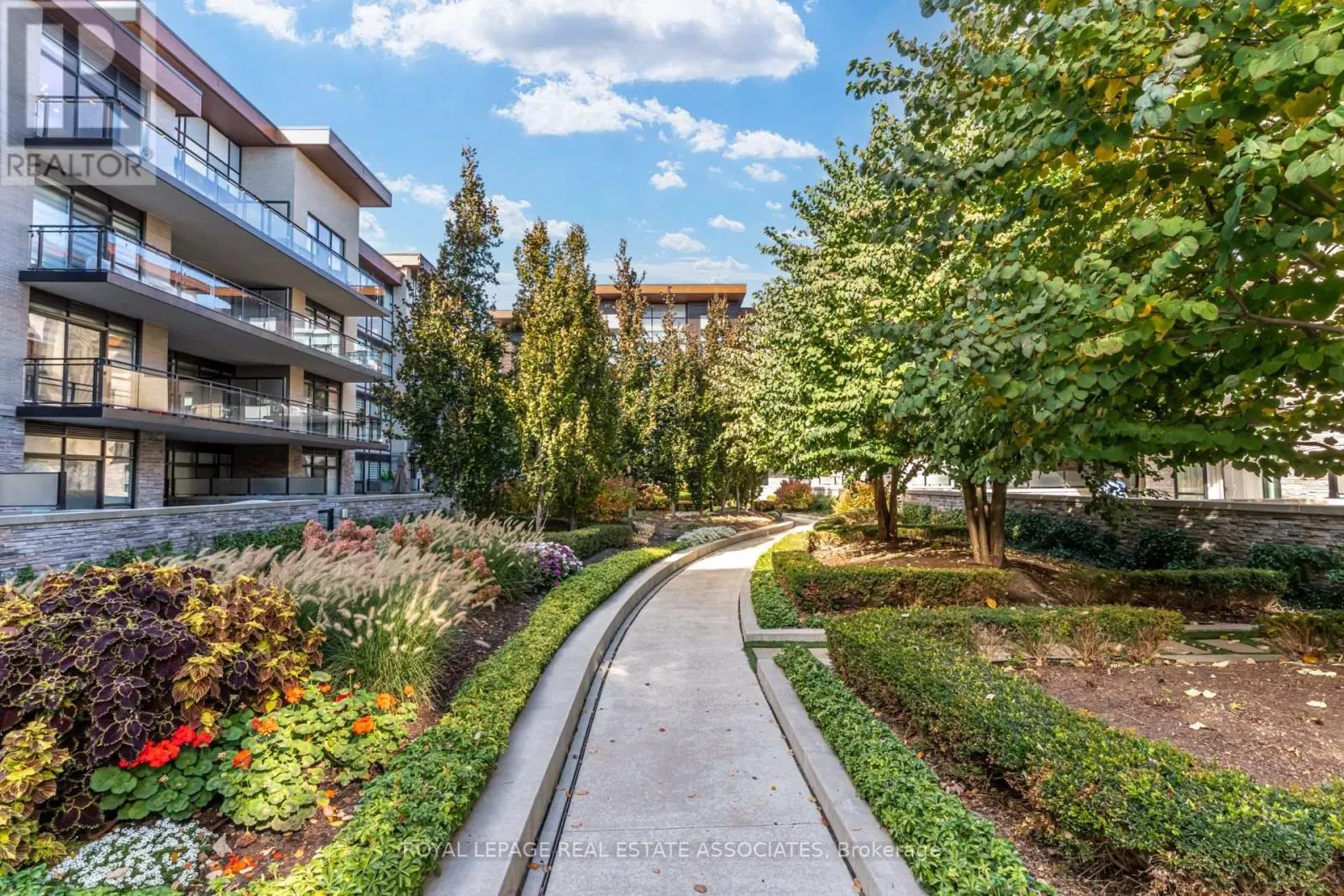 465 - 1575 LAKESHORE ROAD W