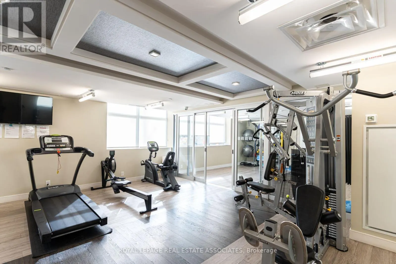 465 - 1575 LAKESHORE ROAD W