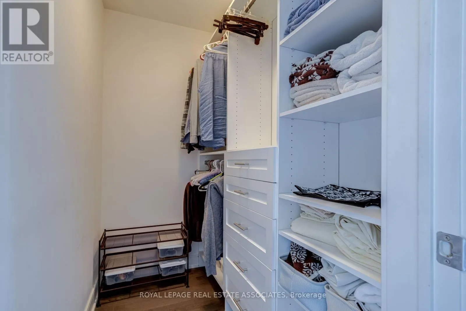 465 - 1575 LAKESHORE ROAD W