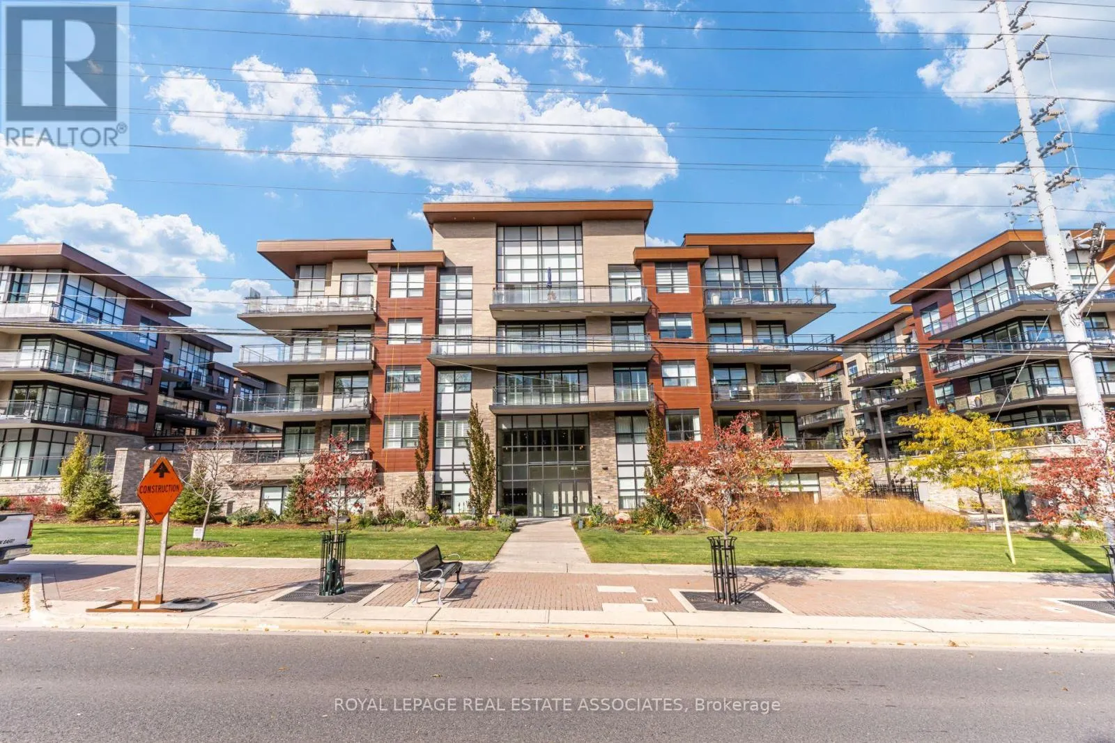 465 - 1575 LAKESHORE ROAD W