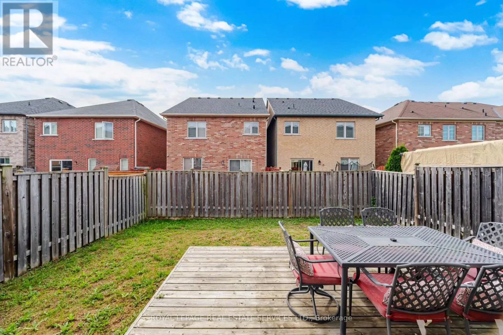 332 DUNCAN LANE N