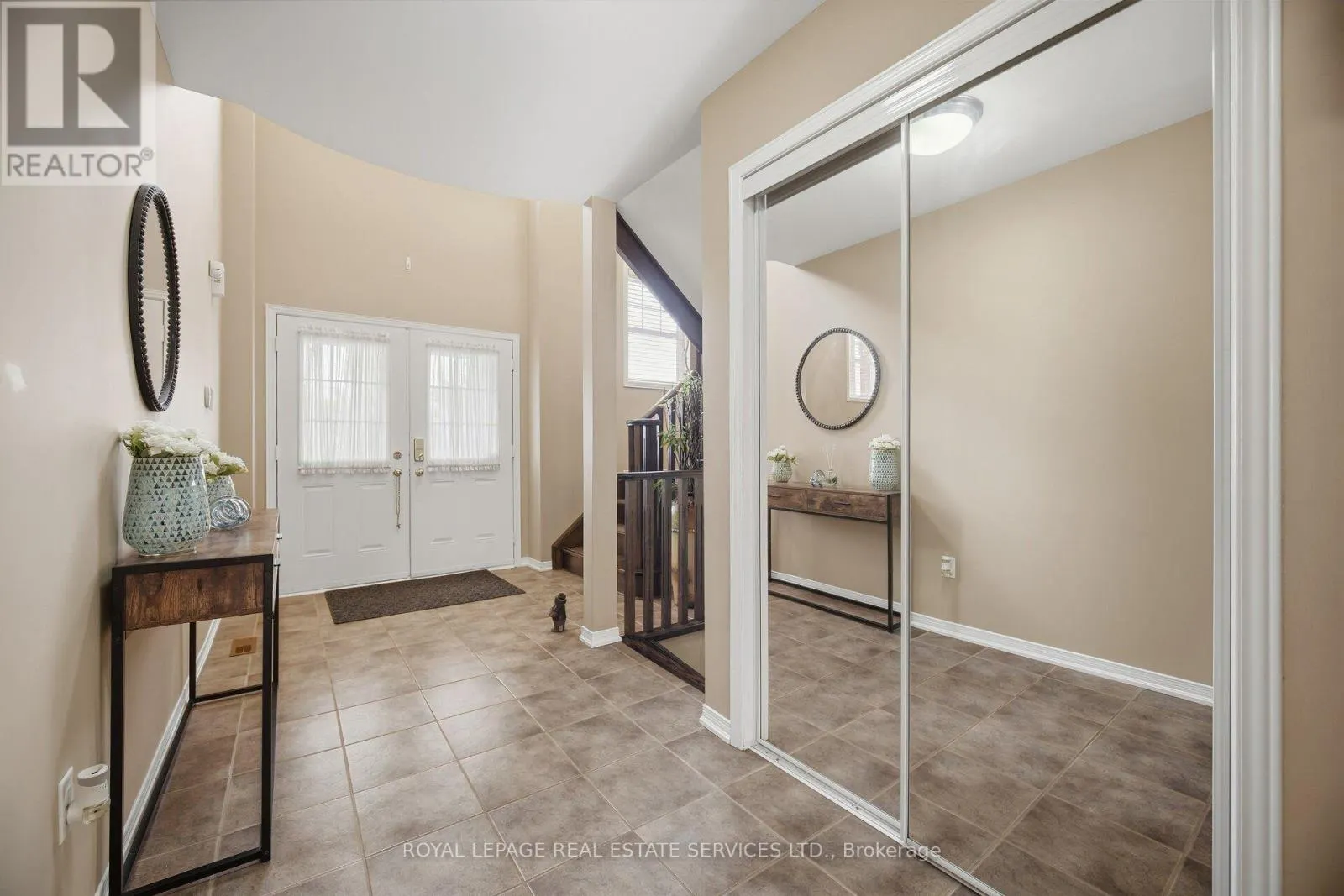 332 DUNCAN LANE N
