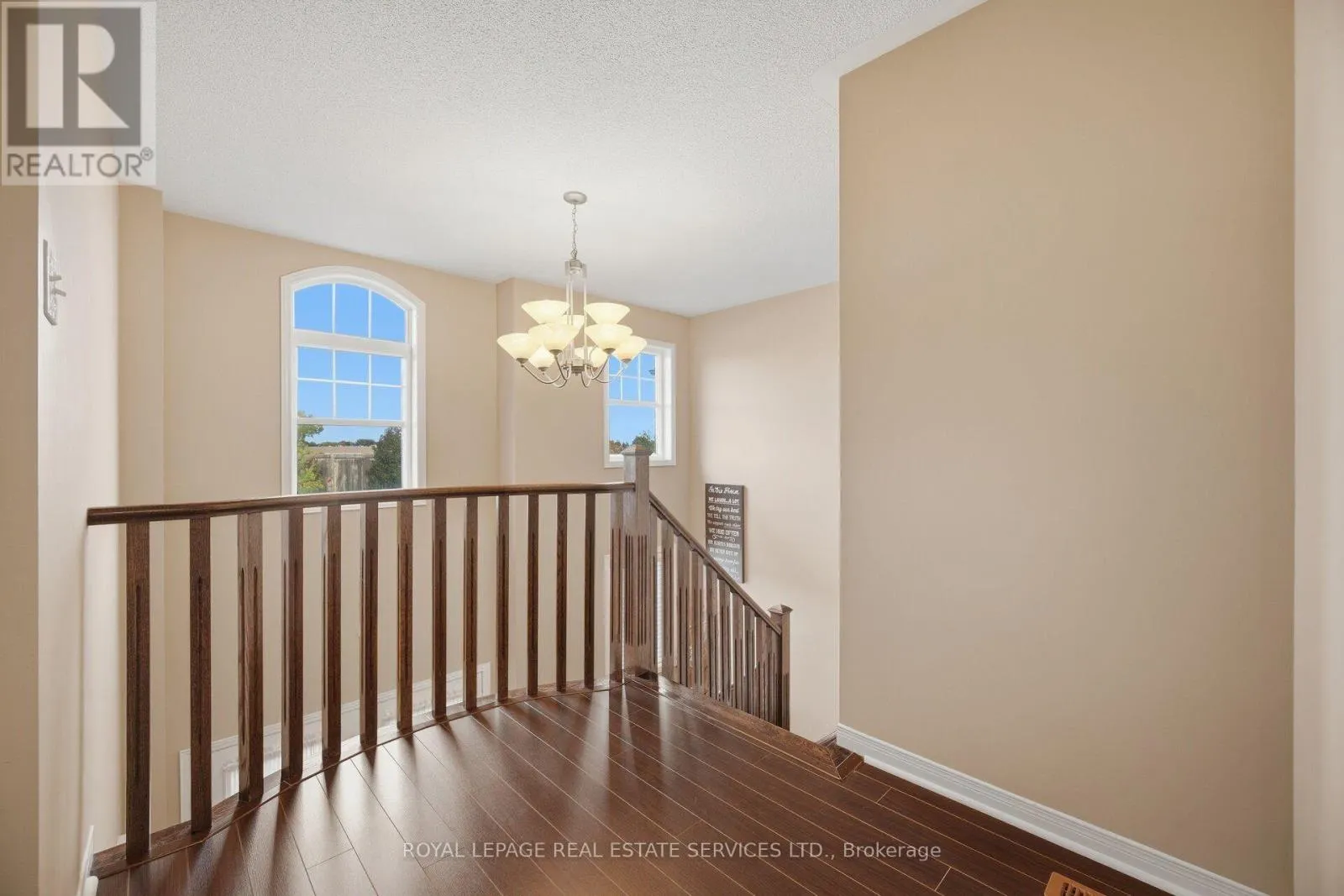 332 DUNCAN LANE N