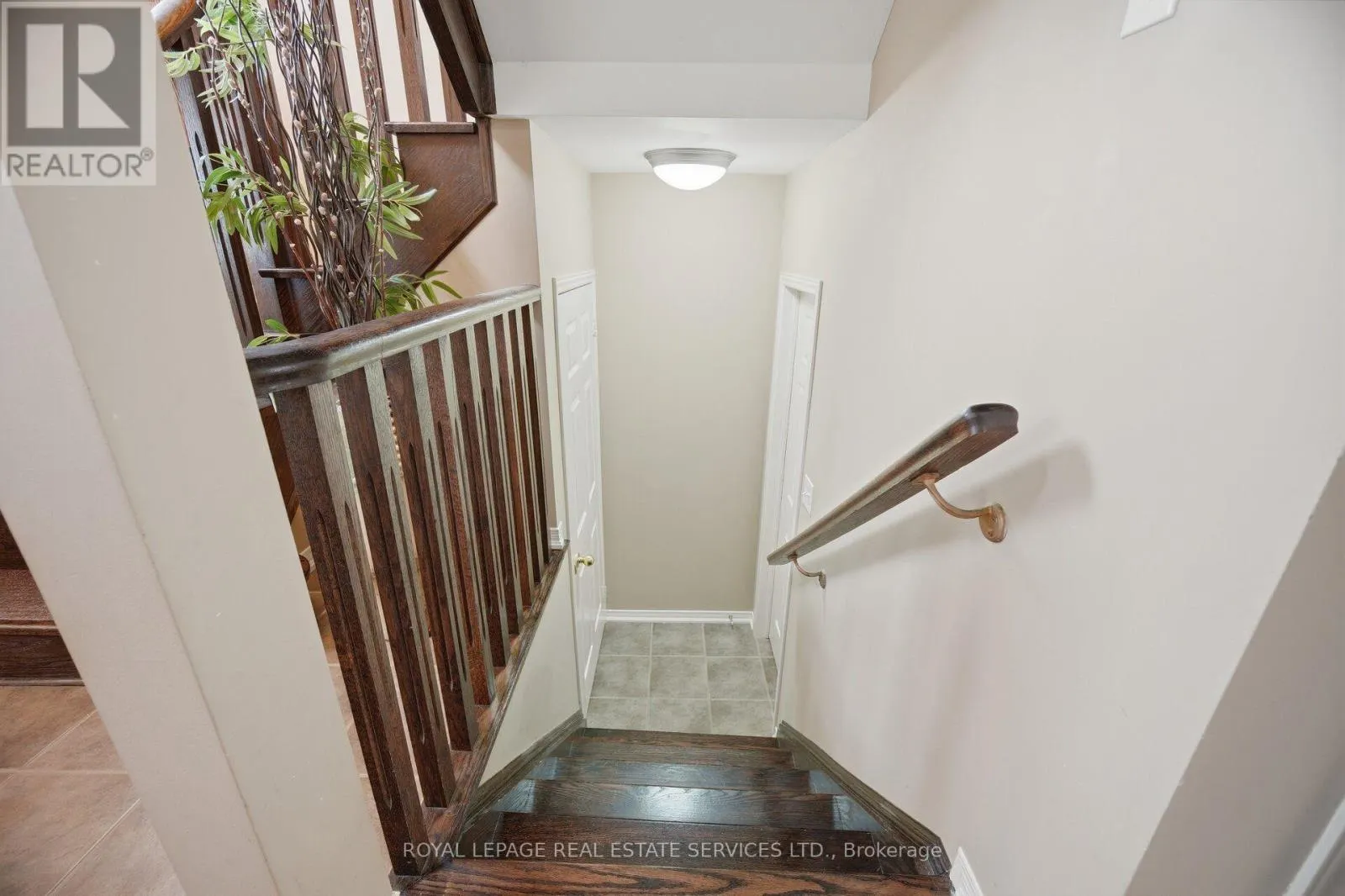 332 DUNCAN LANE N