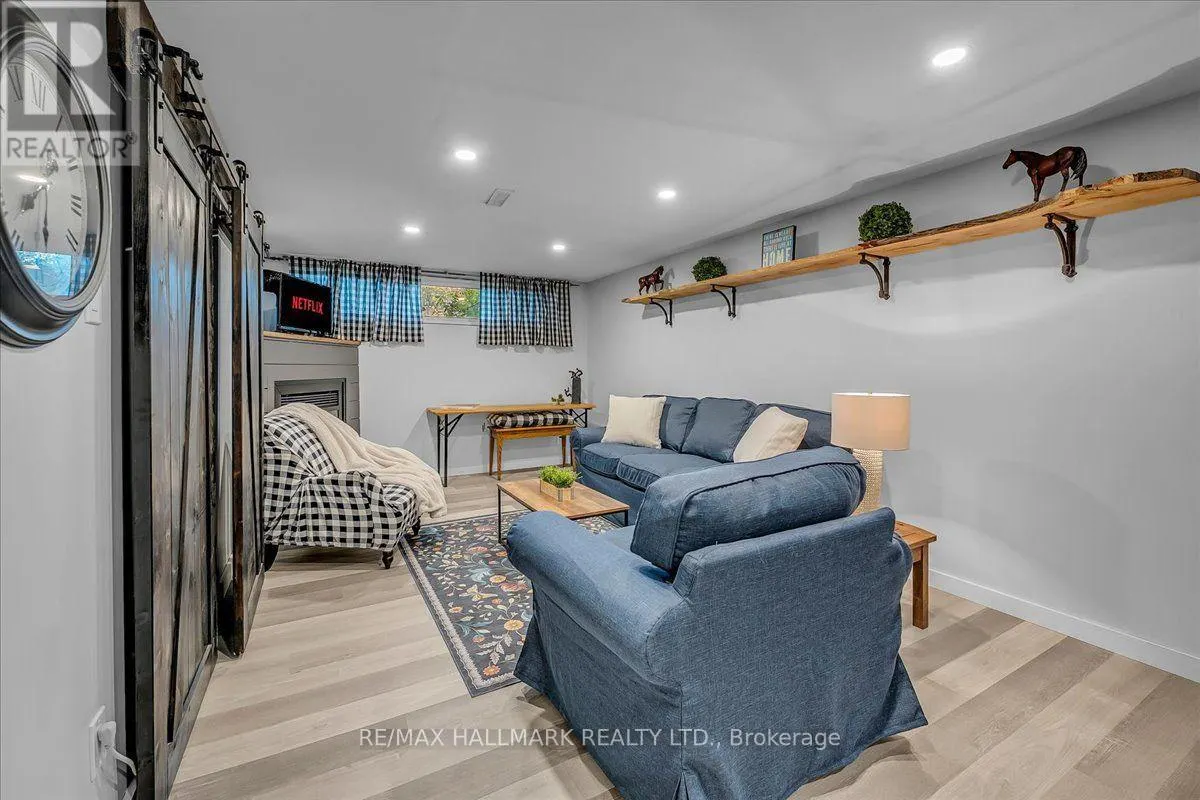1286 NAPIER CRESCENT